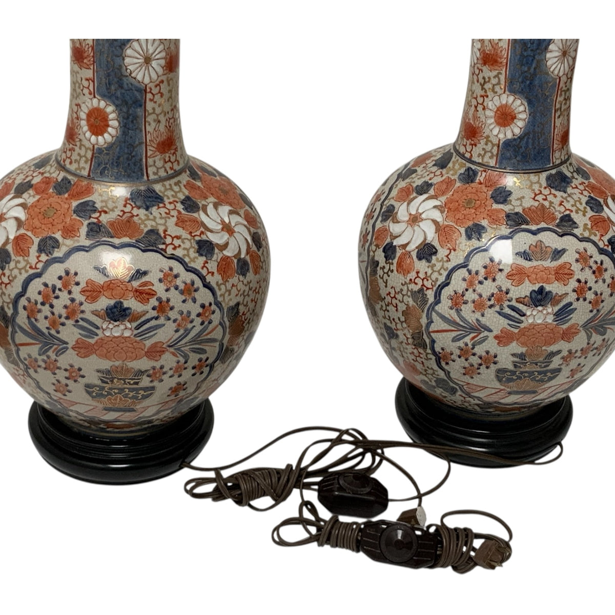 Fine Pair of Antique Japanese Imari Porcelain Baluster Vase Table Lamps Late Meiji Taisho Period, c. 1900–1920s
