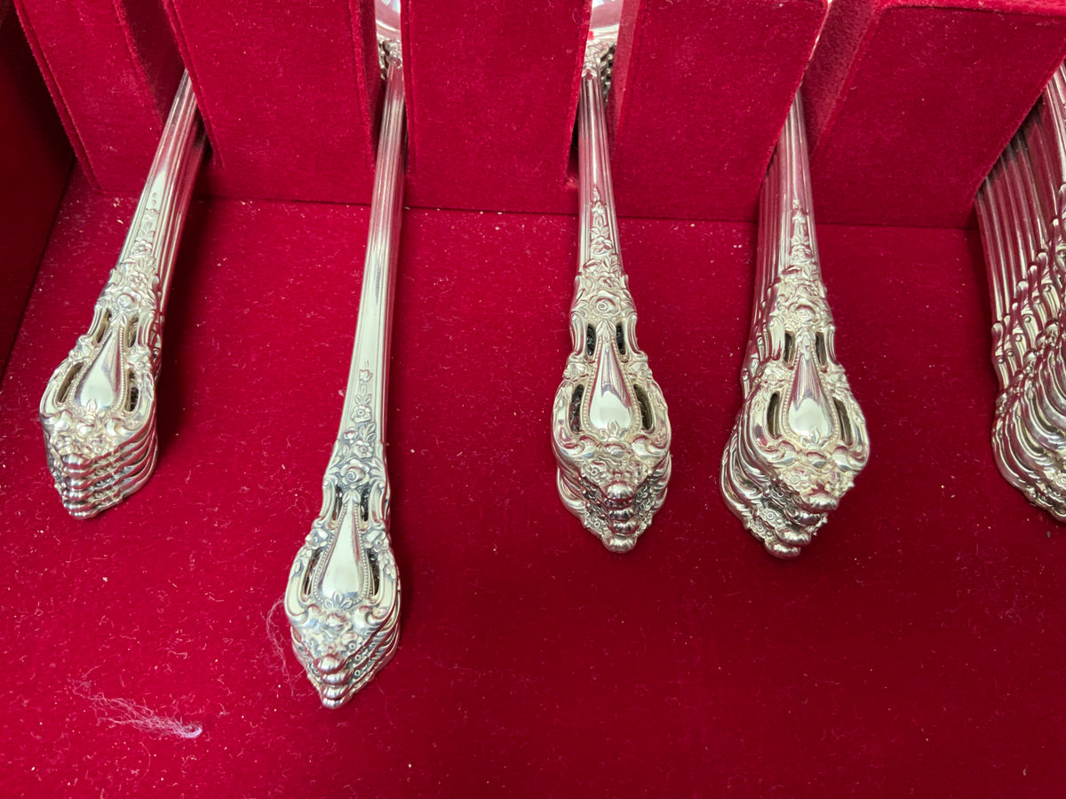 Lunt Eloquence Sterling Silver 62-Piece Estate Flatware Service with Fitted Chest USA 1950s-2012