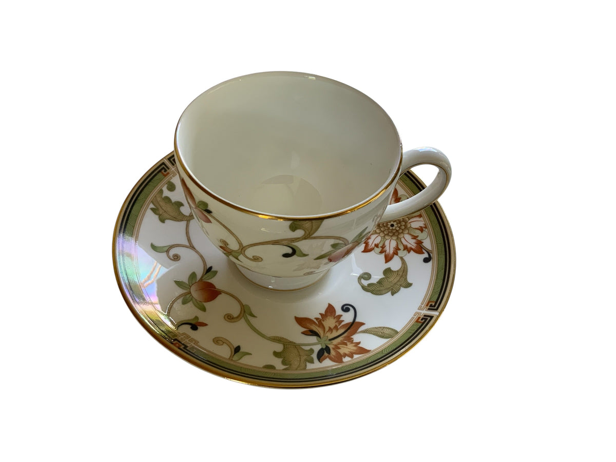 Oberon by Wedgwood 40 Piece Estate Set Bone China Made in England 1993-2003